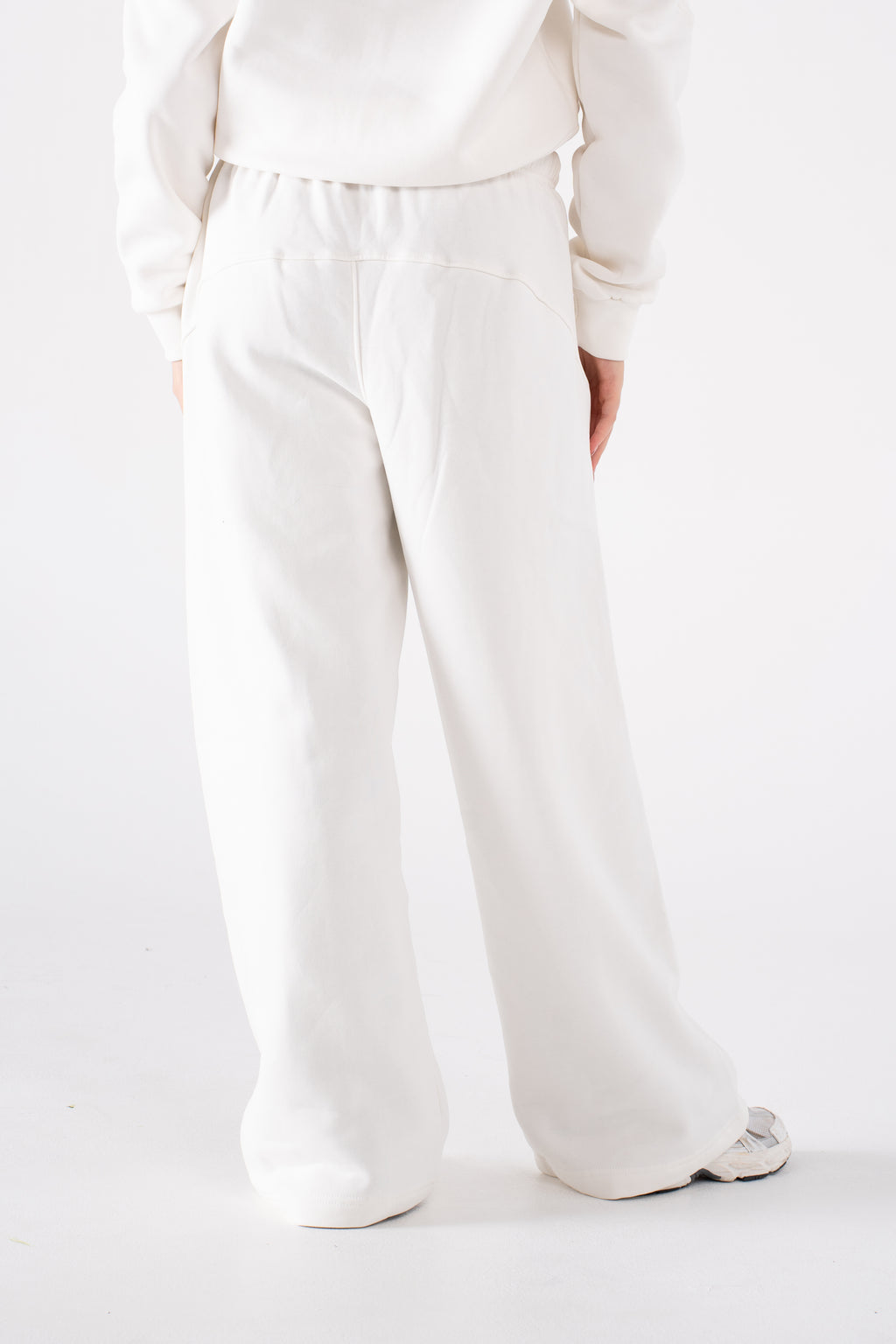ULTRA WIDE LEG SWEATS