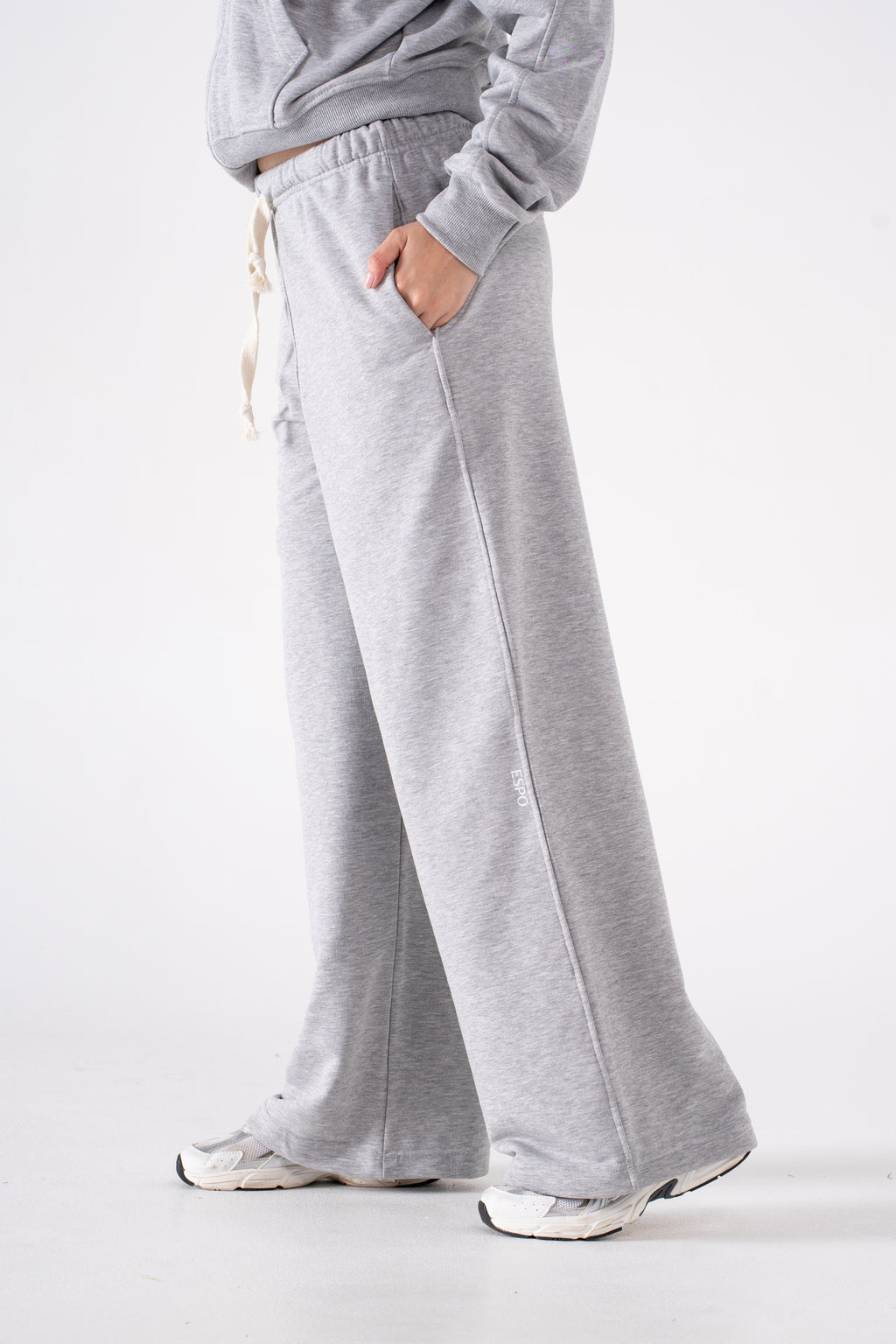 LIGHT WEIGHT ULTRA WIDE LEG SWEATS